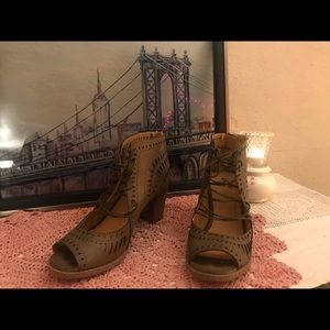 rue21 Summer/Spring Ankle Boots